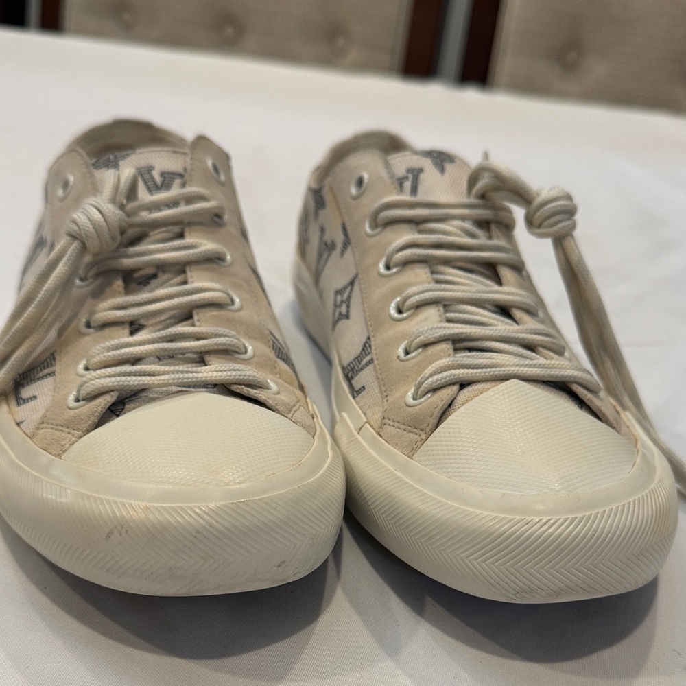 Authentic Louis Vuitton Monogram Beige Sneakers - Picture 6 of 15
